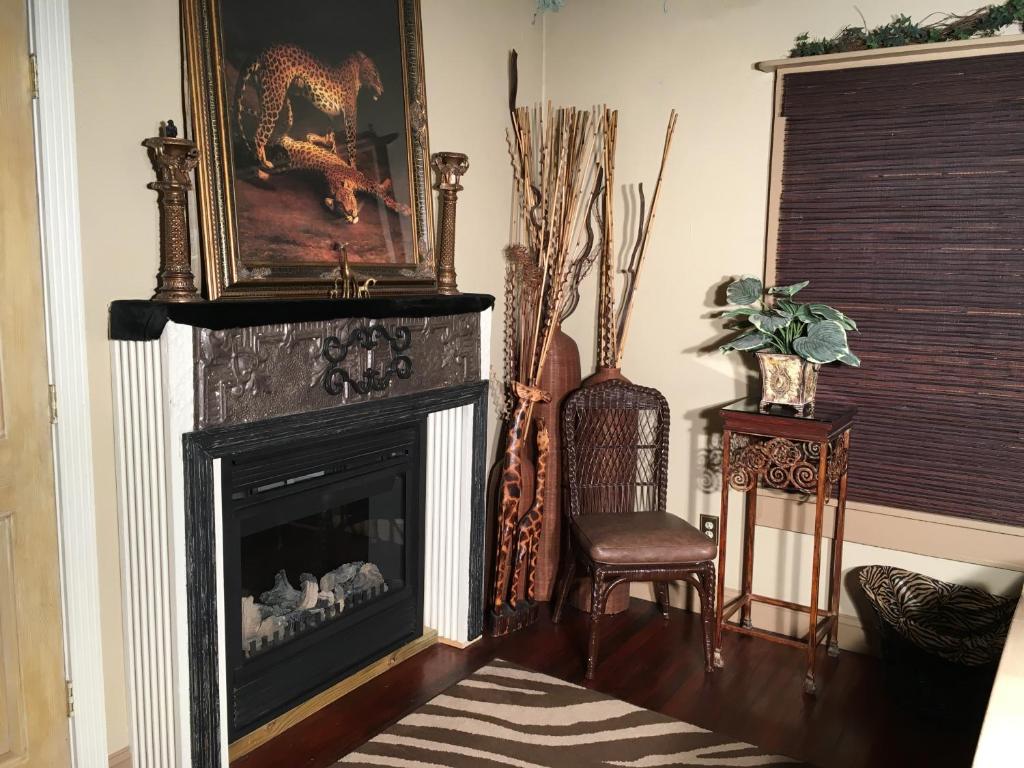 1884 Wildwood Bed and Breakfast Inn - Suite Safari