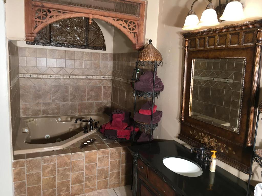 1884 Wildwood Bed and Breakfast Inn - Suite Marroquí