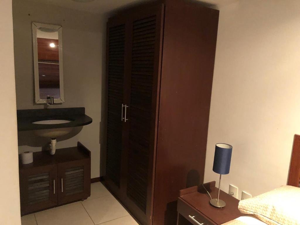  Apartamento no Condomínio La Piazetta