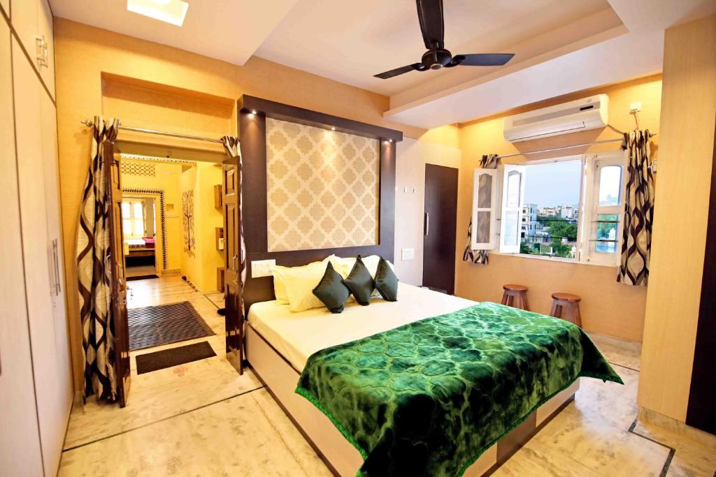 Oolala - Your lake house in the center of Udaipur - 带湖景的双人间
