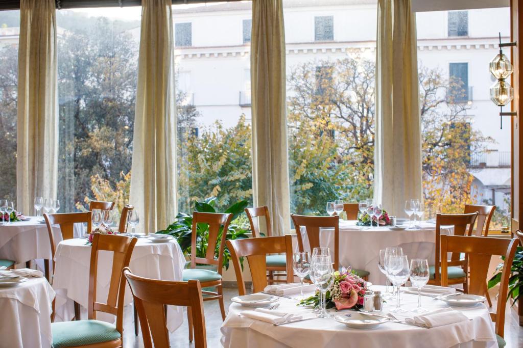 Restaurace v ubytování Grand Hotel Cesare Augusto