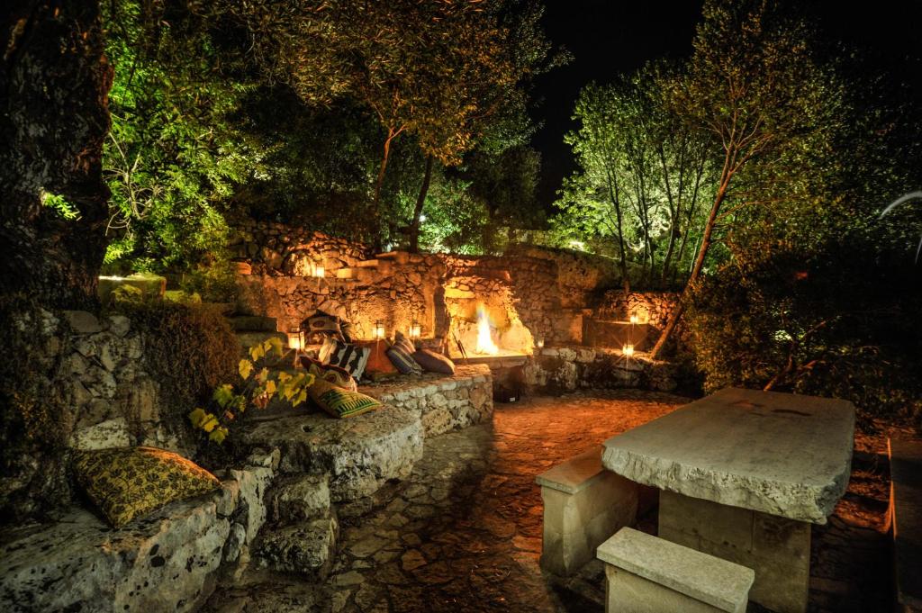 Zahrada ubytování "IL BOSCO" di POZZO VOLITO