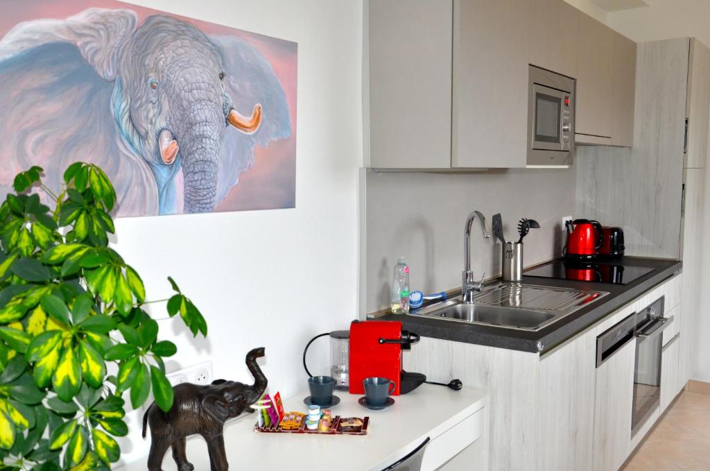 Villa 3 elephants - Studio Apartment With Garage
