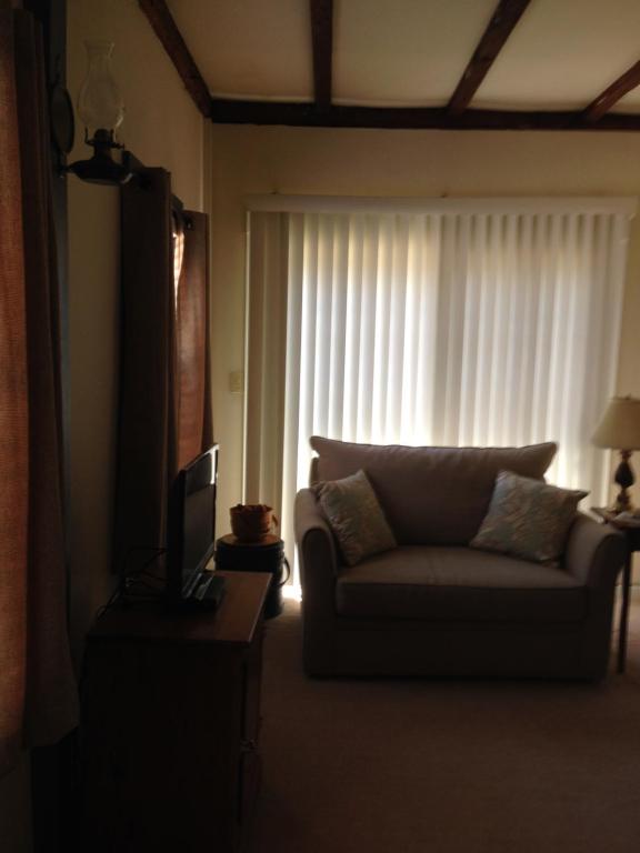 Benjamin Prescott Inn - Queen Suite