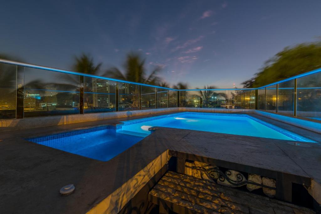 Bazén v ubytování Getsemani Cartagena Hotel nebo v jeho okolí