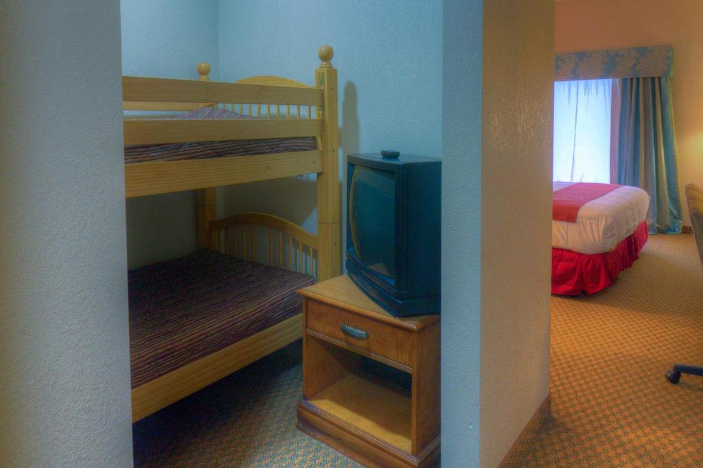 Postel nebo postele na pokoji v ubytování Hotel M Mount Pocono