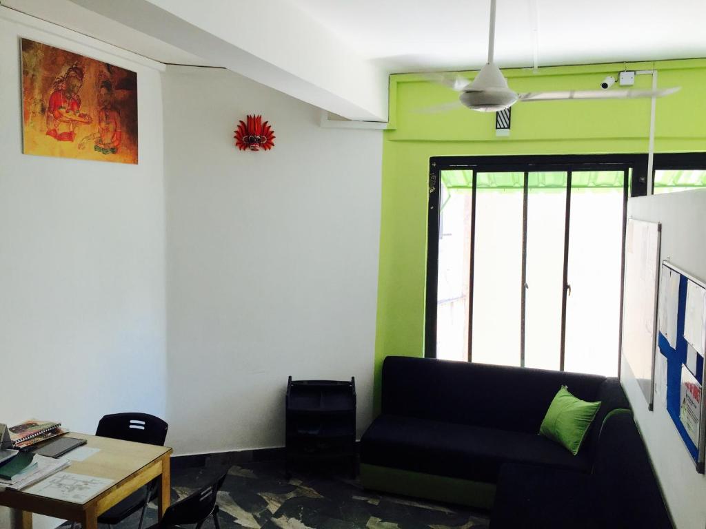 Posezení v ubytování Colombo Downtown Monkey Backpackers Hostel