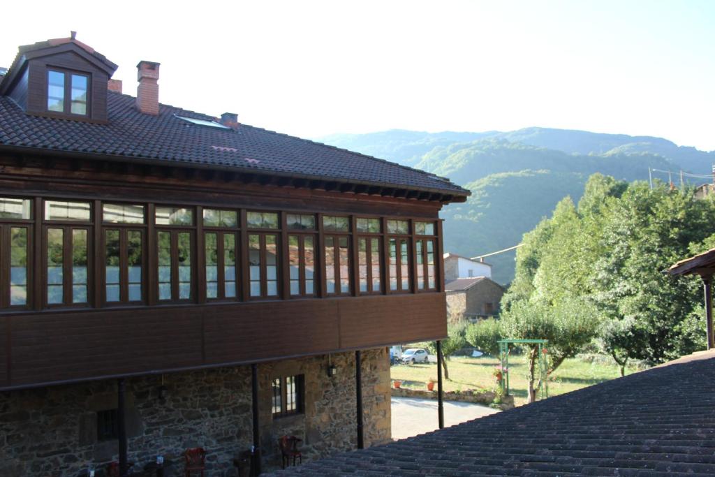 A general mountain view or a mountain view taken from a szállodákat