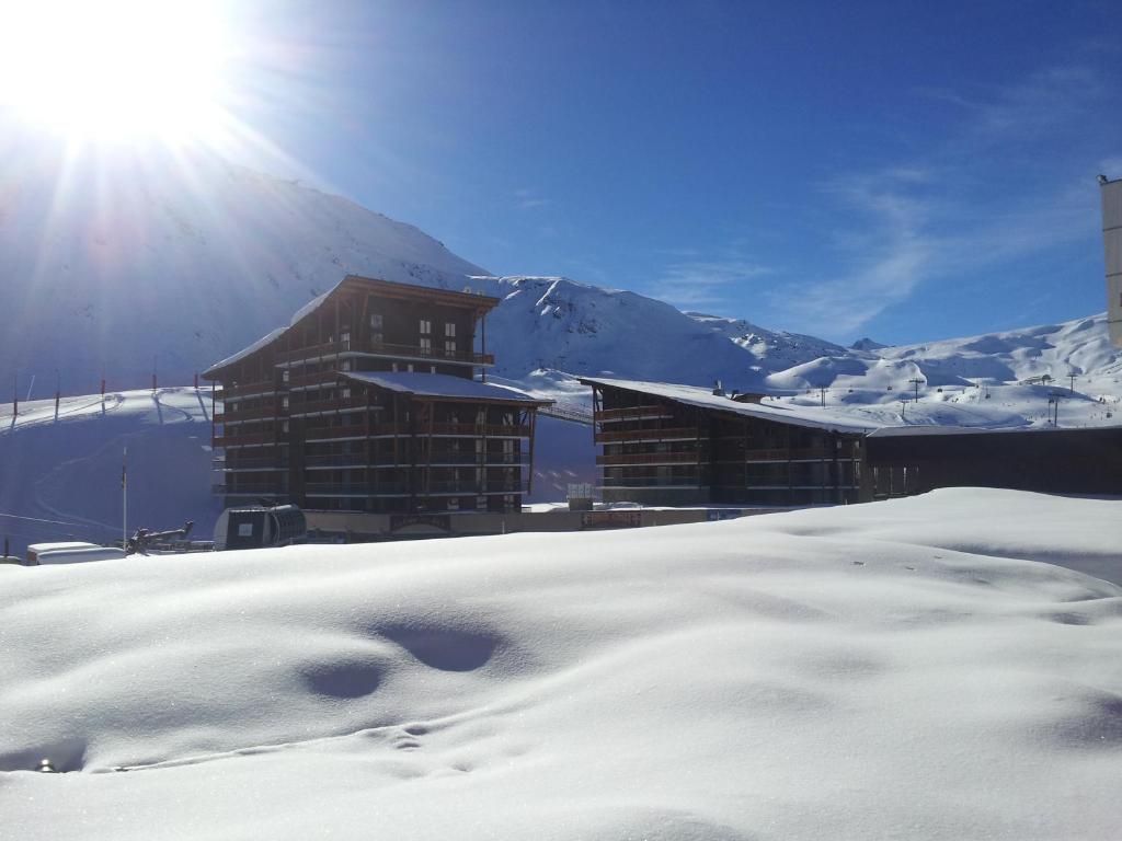 O vedere generală la munți sau o vedere la munte luată de la acest apartament