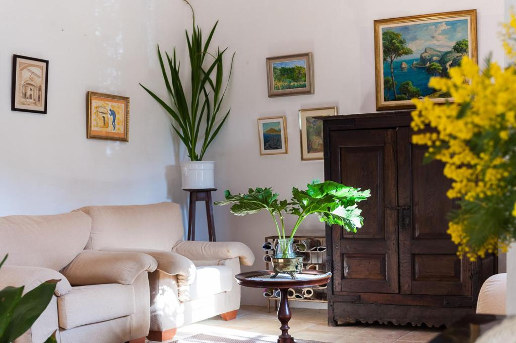 Posezení v ubytování Sa Casa Rotja