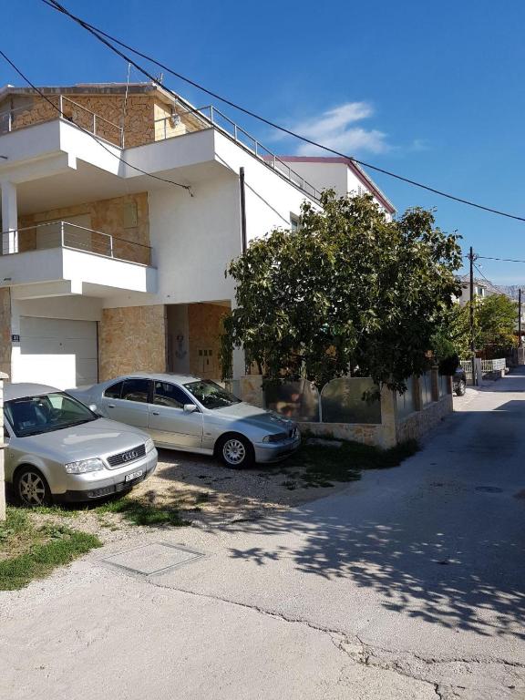 Budova, v ktorej sa apartmán nachádza