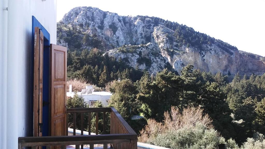 Gallery image of Zia with a view - Ζια με θεα in Lagoúdi Zía