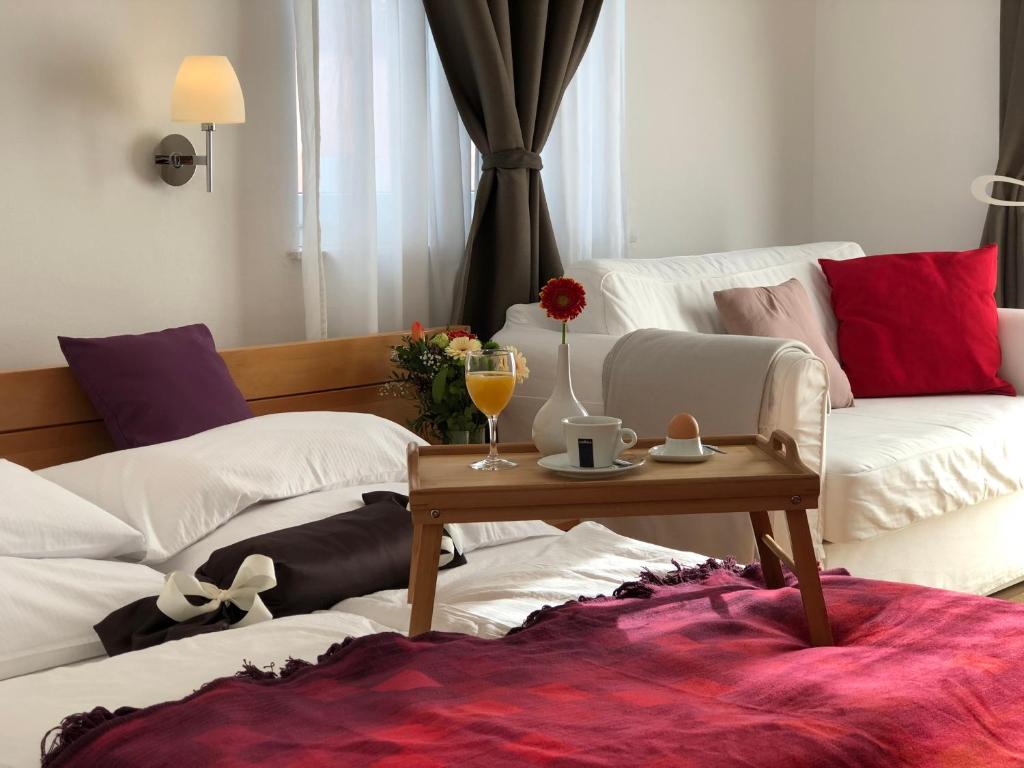 Viktoria Lodge Bed and Breakfast - 7