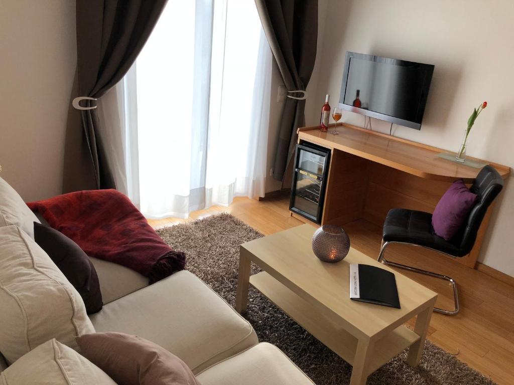 Viktoria Lodge Bed and Breakfast - 19