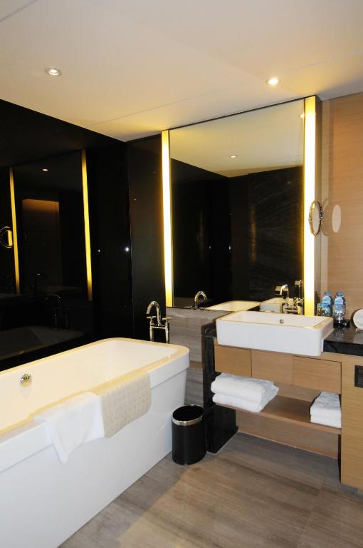 Koupelna v ubytování Shenzhen Dameisha Kingkey Palace Hotel