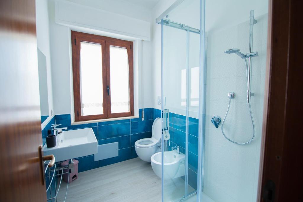 A bathroom at Sandalia B&B