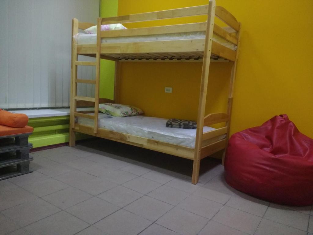 Postel nebo postele na pokoji v ubytování Yourhostel Дорогожичи