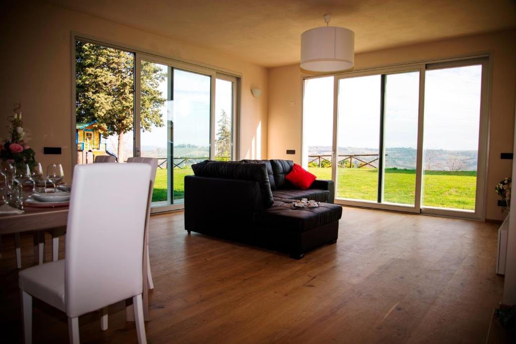 A seating area at Villa la torre
