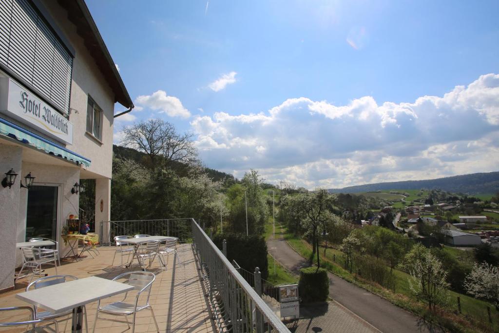 Nespecifikovaný výhled na hory nebo výhled na hory při pohledu z hotelu