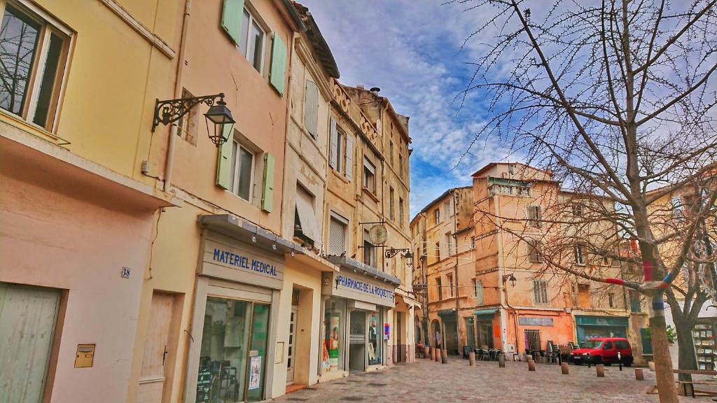 Nabolaget omkring lejligheden eller i nærheden