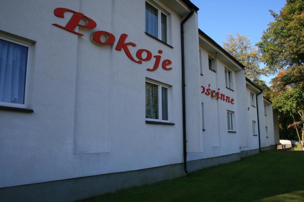 Budova, kde se kemp nachází