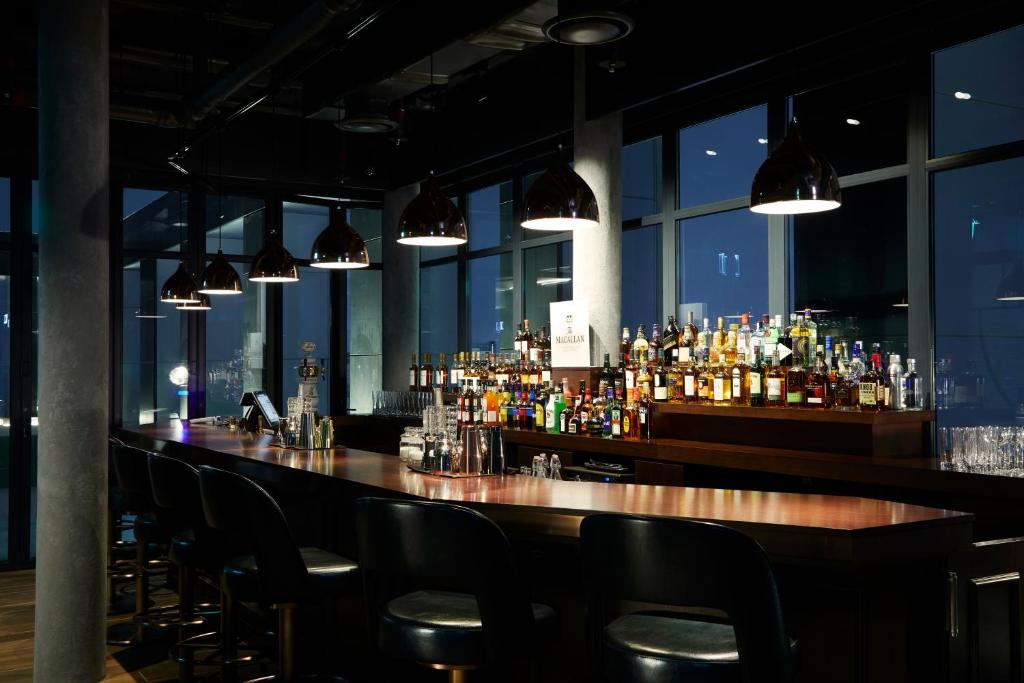 O lounge ou bar de L7 HONGDAE by LOTTE