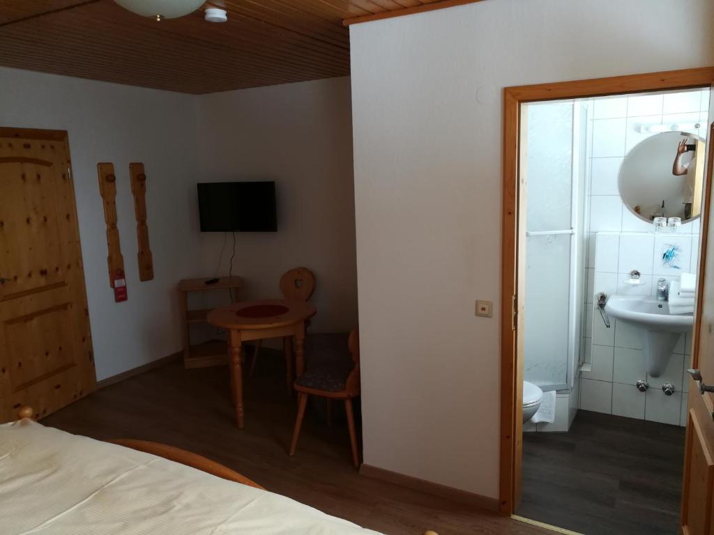 Koupelna v ubytování Schwarzwaldgasthaus Salenhof