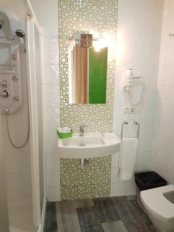 Hotel y Apartamentos Doña Lola - Resim 44