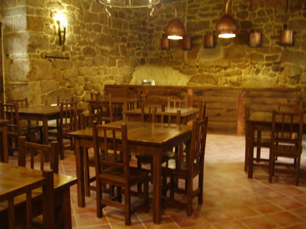 Reštaurácia alebo iné gastronomické zariadenie v ubytovaní Casa dos Ulloa