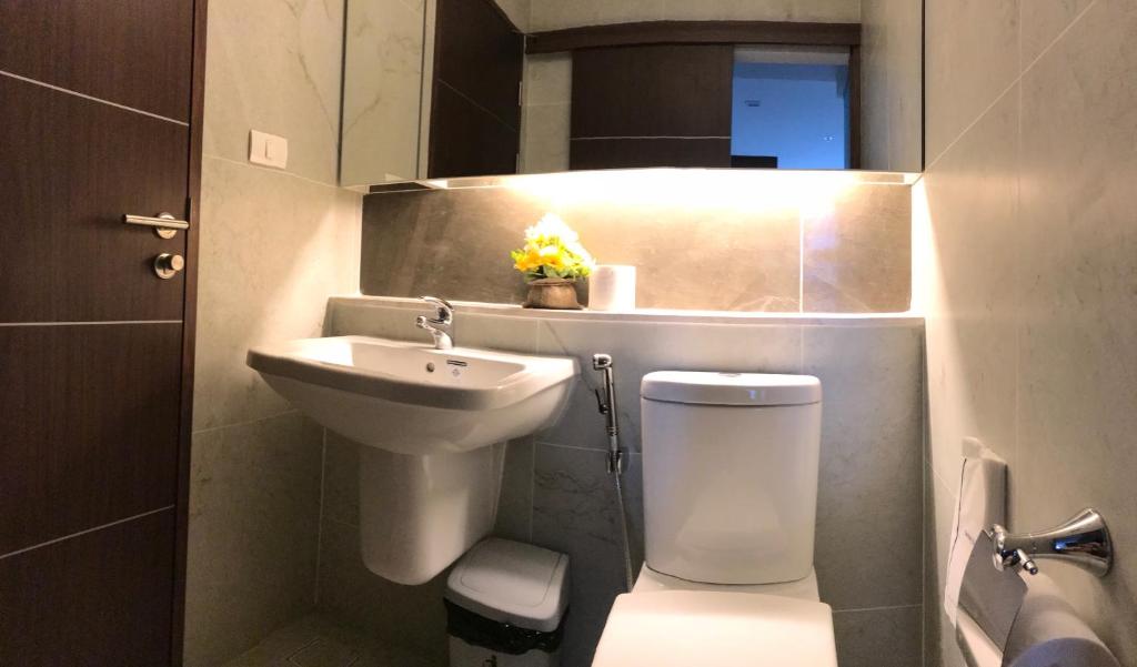 Koupelna v ubytování Astra Suites Central