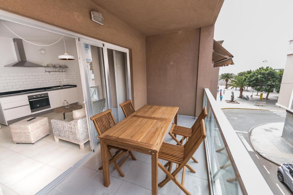 La Farmacia - Two-Bedroom Apartment With Balcony