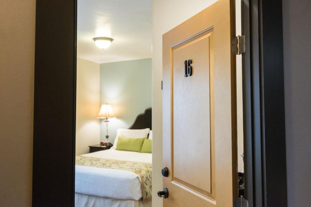 Camas Boutique Hotel - Deluxe Queen Suite