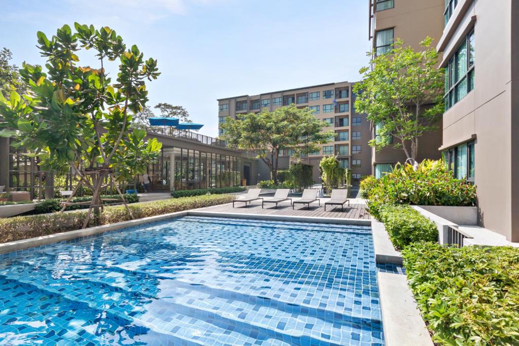 สระว่ายน้ำที่อยู่ใกล้ ๆ หรือใน Rain Cha Am - Hua Hin by J&P