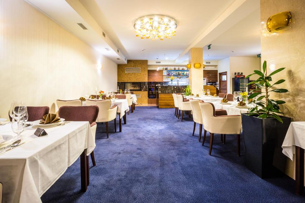 Restaurace v ubytování WELLNESS HOTEL LÖWE