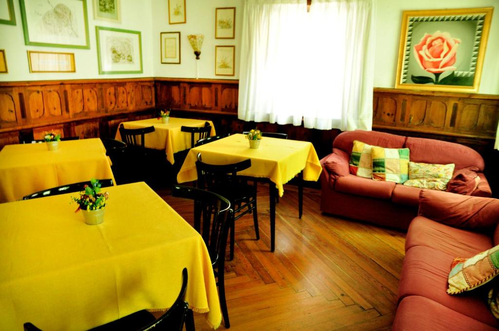 Posedenie v ubytovaní Albergo Trieste