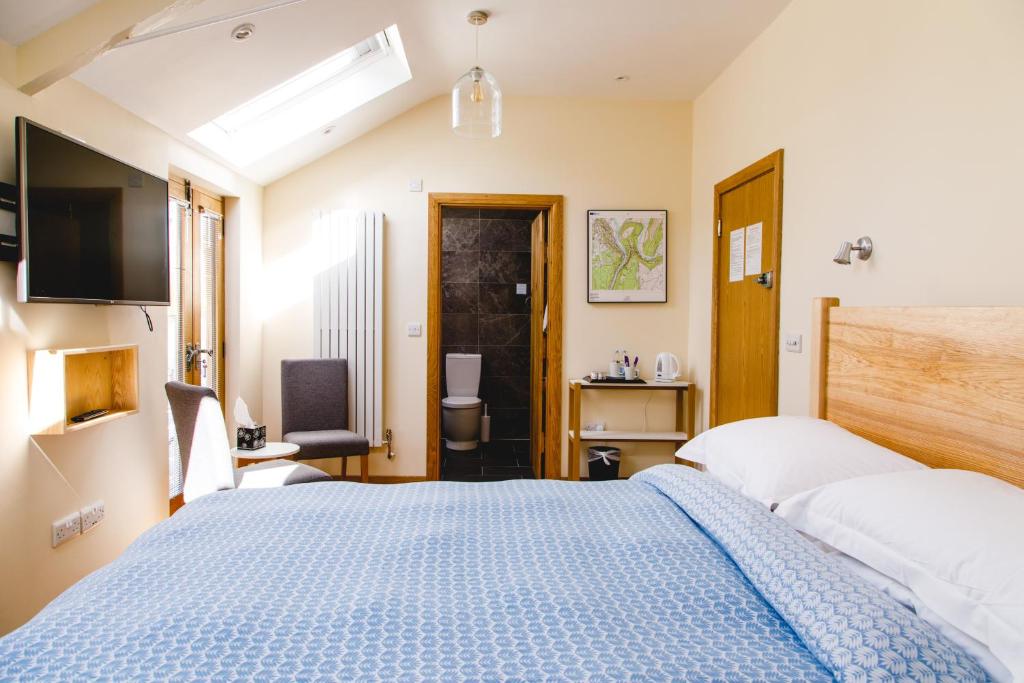 The Saracens Head Inn - Room King Superior