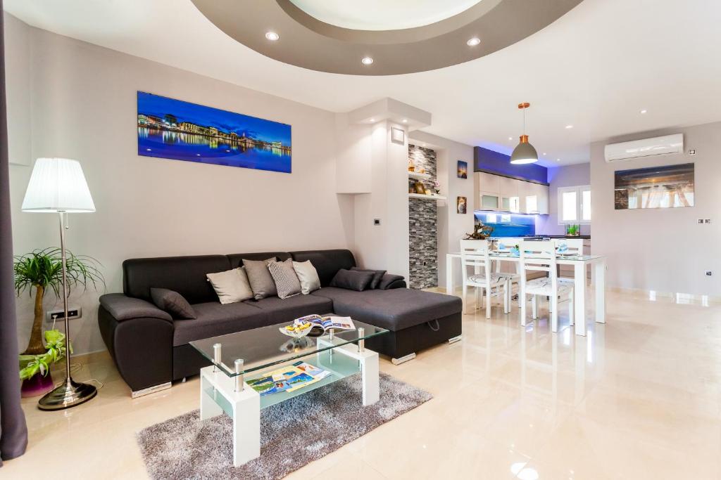 Khu v&#x1EF1;c gh&#x1EBF; ng&#x1ED3;i t&#x1EA1;i Gold &amp; Silver Apartments