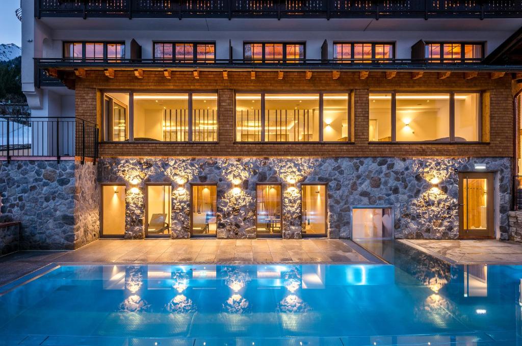 Bazén v ubytovaní Hotel Gridlon alebo v jeho blízkosti