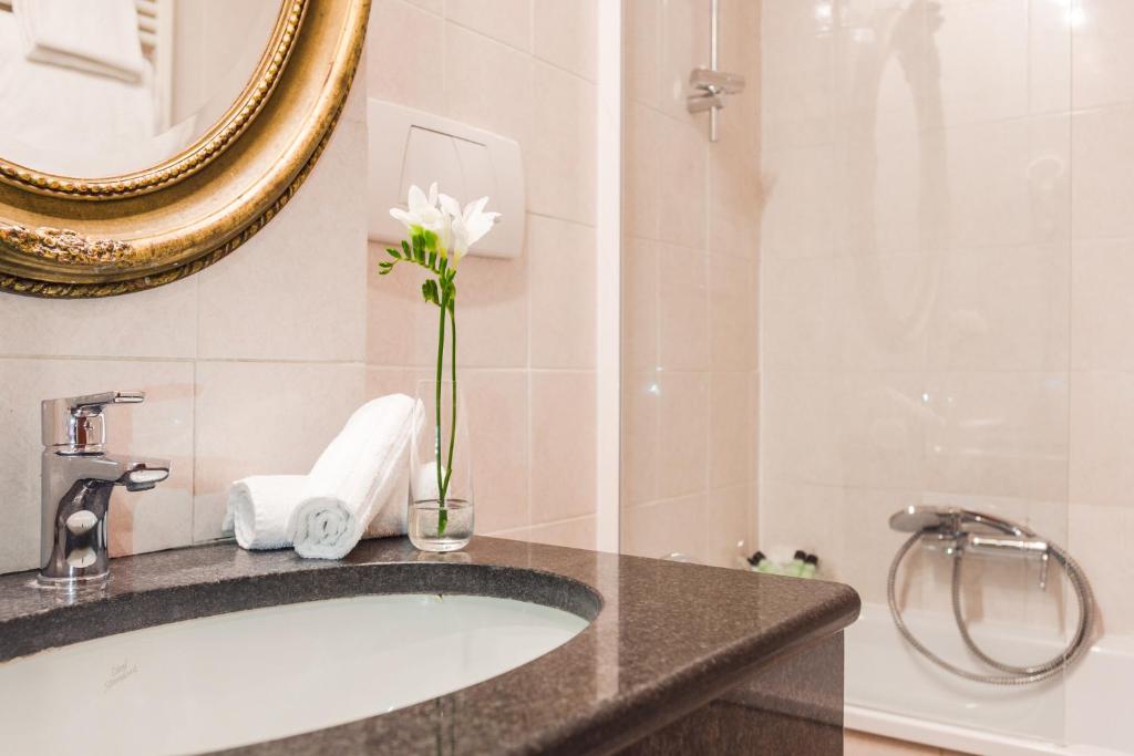 Koupelna v ubytování Raeli Hotel Archimede