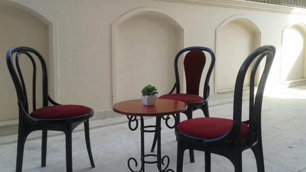 Posezení v ubytování Pamposh Guest House, Gurgaon