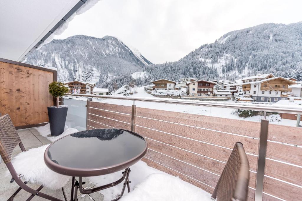 Nespecifikovaný výhled na hory nebo výhled na hory při pohledu z hotelu