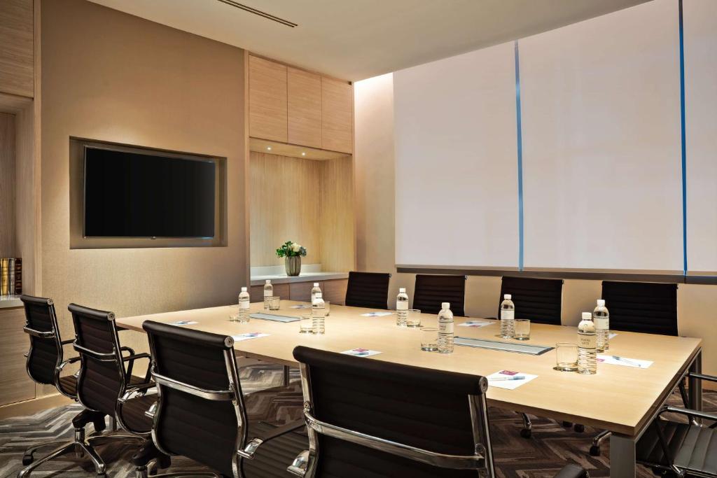 Hyatt Place Bangkok Sukhumvit 24 - Resim 5