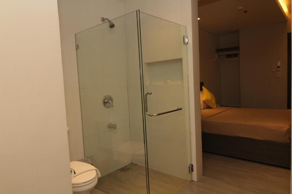 Koupelna v ubytování Mabolo Royal Hotel