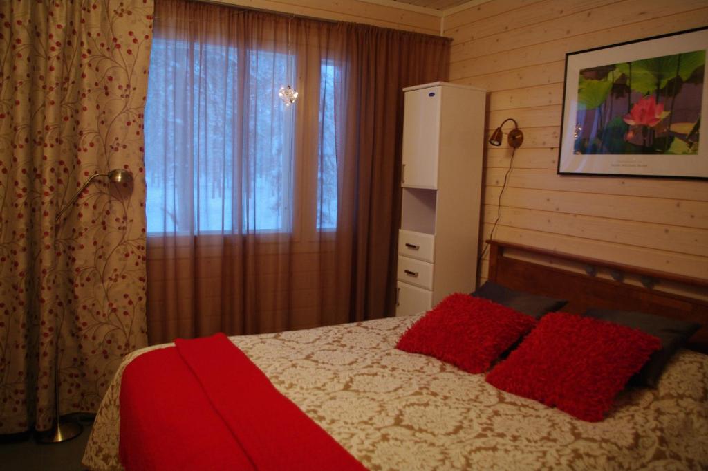 Aneen Loma Vacation and Cottages - One-Bedroom Cottage With Private Sauna (9 Adults)