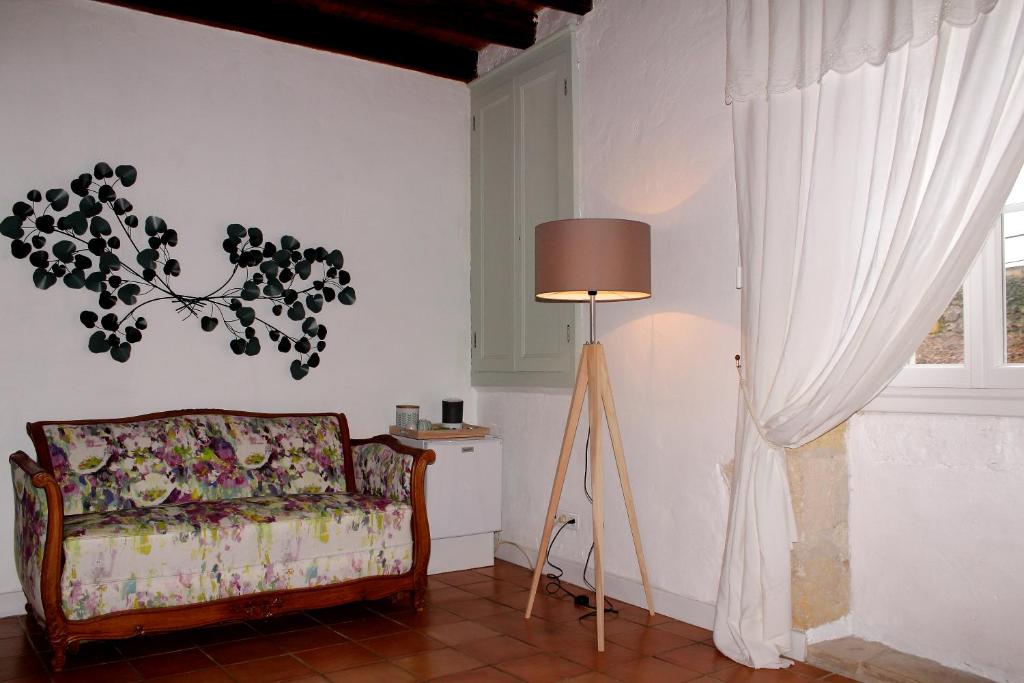 Relais de la Renaissance - Family Room With Private Bathroom