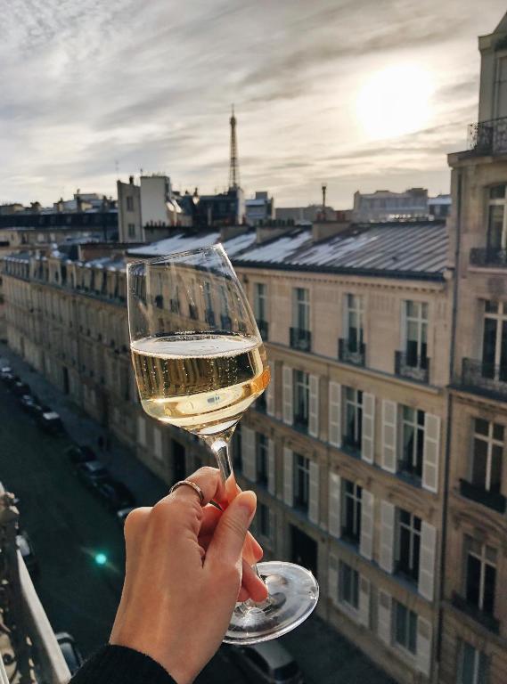 Hotel Marignan Champs-Elysées - Resim 10