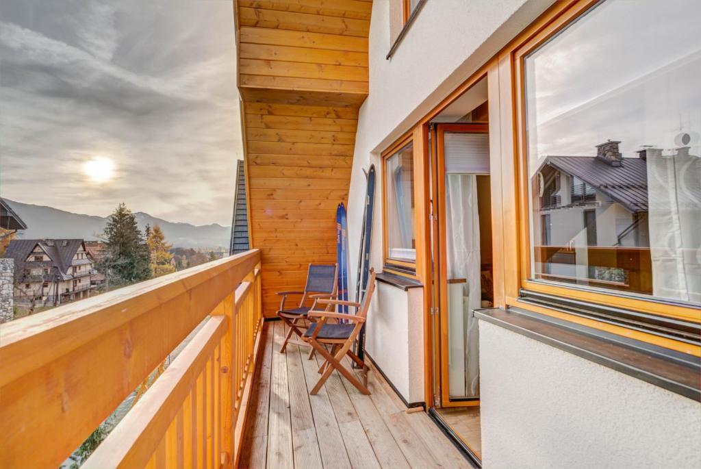 Balkón alebo terasa v ubytovaní Apartamenty Smrekowa Lux Zakopane