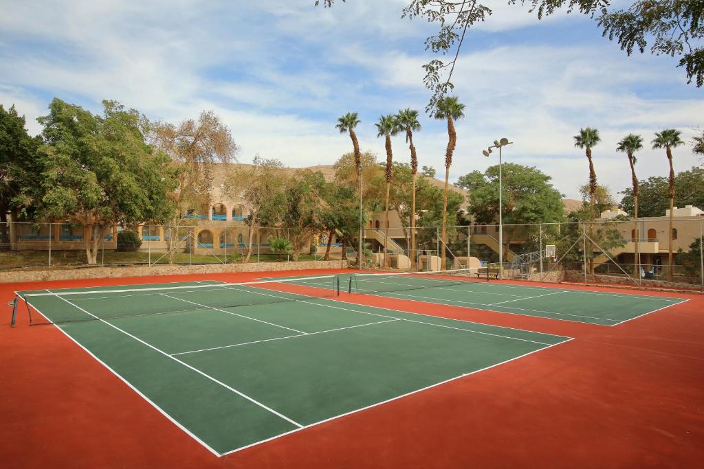 Tenis a/nebo squash v ubytování Club In Eilat - Coral Beach Villa Resort nebo okolí