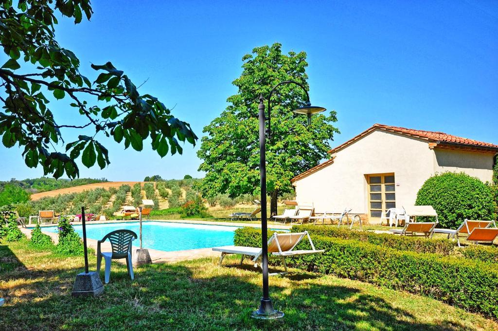 Basen w obiekcie Vittoriana near San Gimignano by PosarelliVillas lub w pobliżu