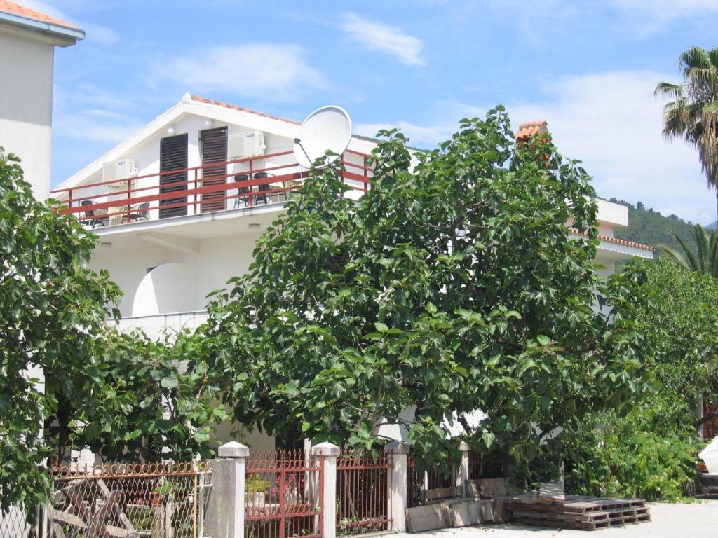 Фотография из галереи Franeta Apartments в Будве